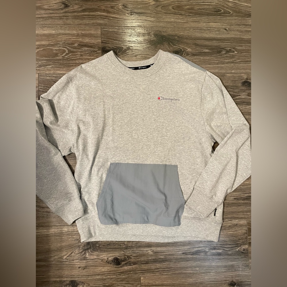 Men’s champion crewneck sweatshirt